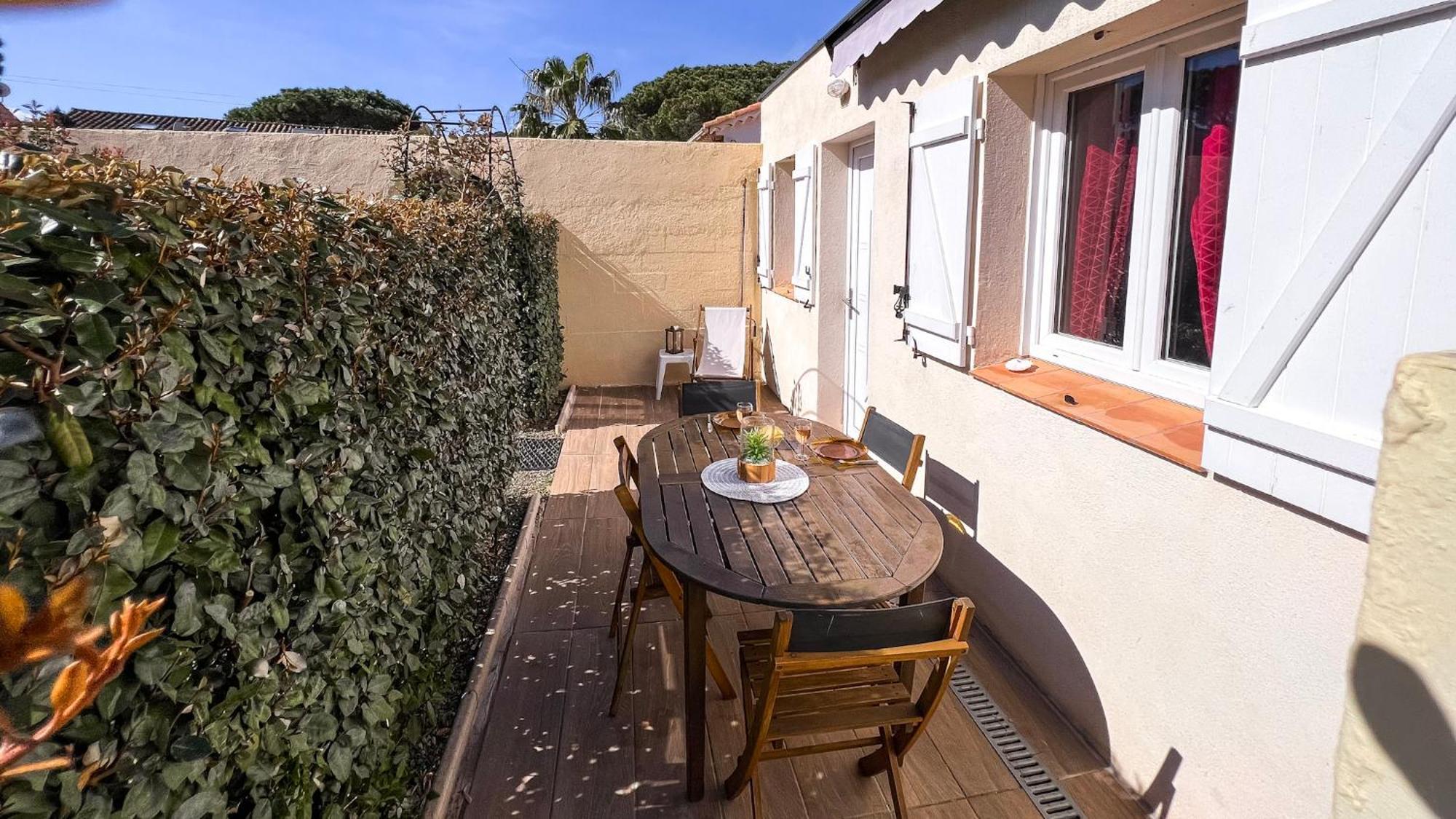 Reve D'azur En Bord De A La Nartelle Avec Piscine Dans La Residence, Terrasse, Bbq, 2 2 Sdb De 35m2 Draps Inclus Holiday home