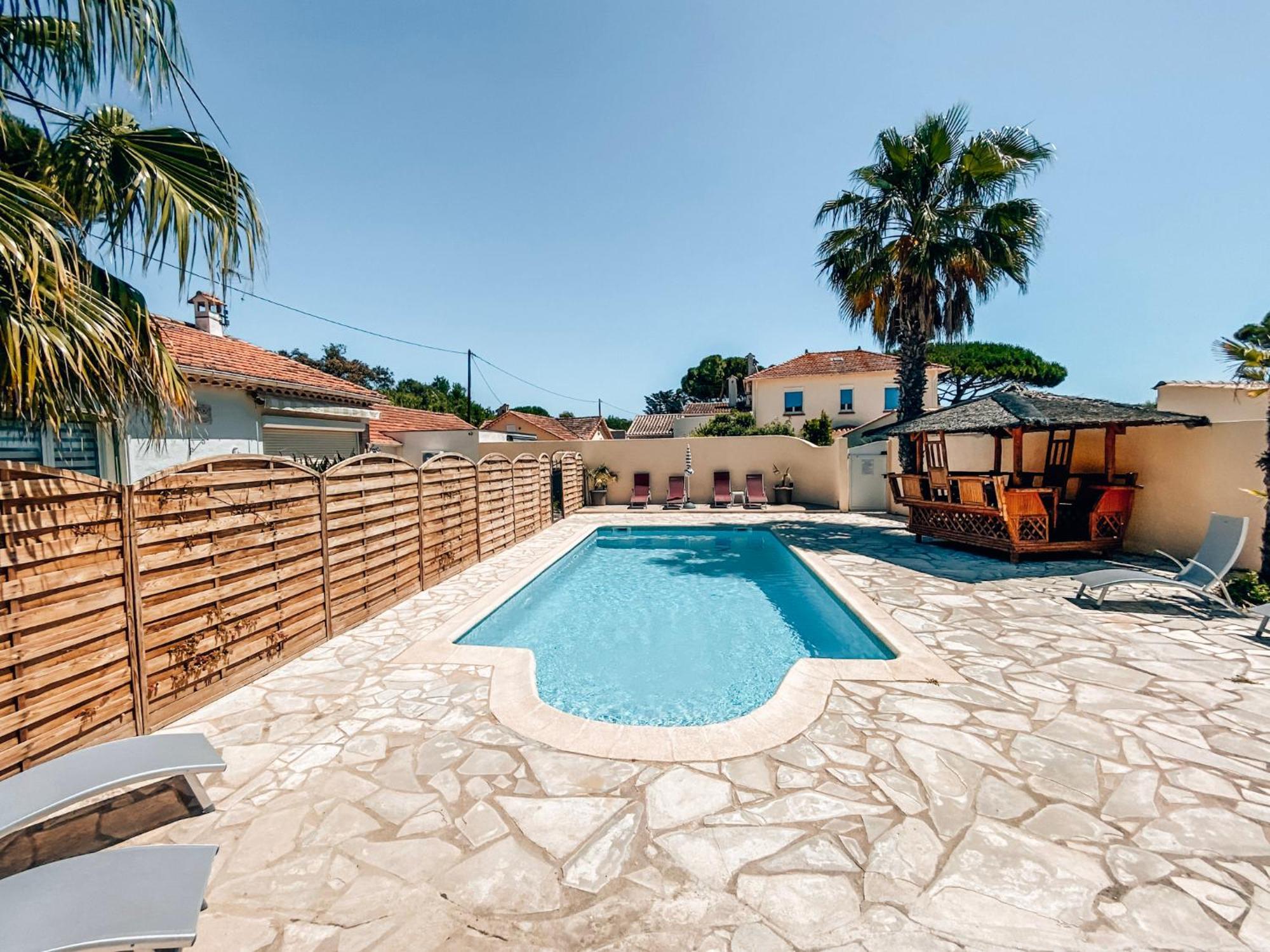 Holiday home Reve D'azur En Bord De A La Nartelle Avec Piscine Dans La Residence, Terrasse, Bbq, 2 2 Sdb De 35m2 Draps Inclus