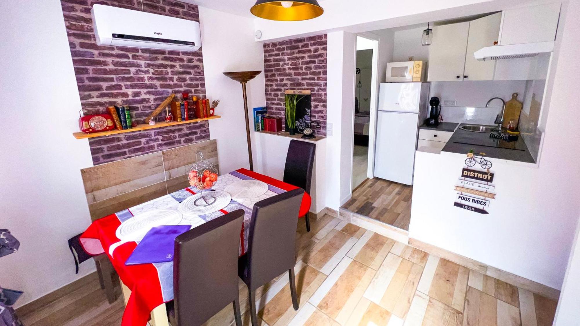 Reve D'azur En Bord De A La Nartelle Avec Piscine Dans La Residence, Terrasse, Bbq, 2 2 Sdb De 35m2 Draps Inclus *